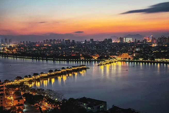 4706.2萬！盈峰環(huán)境高質(zhì)量垃圾轉(zhuǎn)運類設(shè)備助力潮州打造城市新面貌