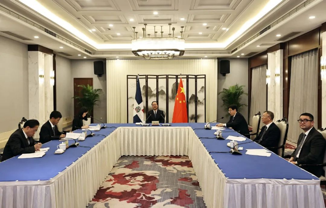 盈峰環(huán)境“助力”多米尼加清運垃圾，毛偉明省長出席線上交接儀式